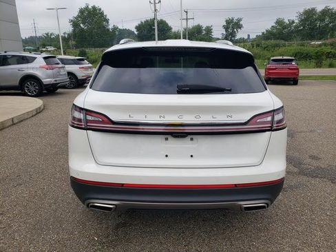 Used 2022 Lincoln Nautilus Reserve image 6