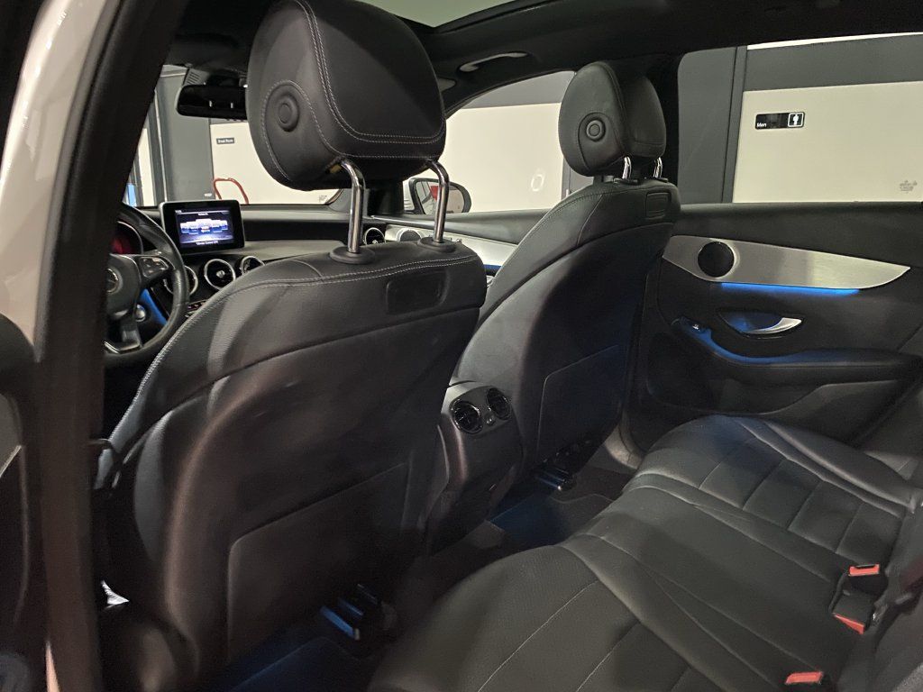 Used 2019 Mercedes-Benz GLC 300 image 5