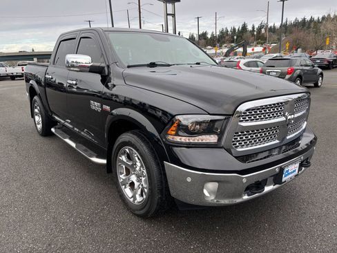 Used 2014 RAM 1500 Laramie w/ Convenience Group image 3