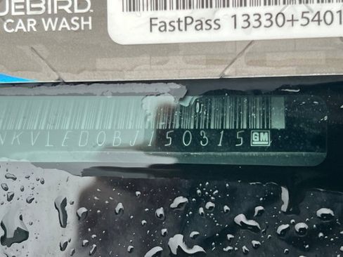 Used 2011 Chevrolet Traverse LTZ image 3