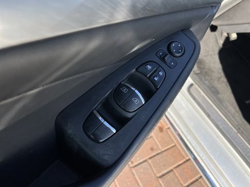 Used 2017 Nissan Maxima 3.5 SV image 15