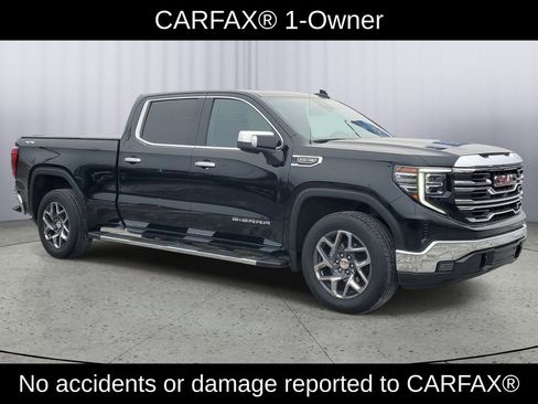Used 2022 GMC Sierra 1500 SLT w/ SLT Premium Plus Package image 2
