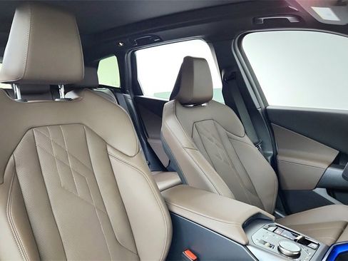 Used 2025 BMW X3 xDrive30i w/ Convenience Package image 27