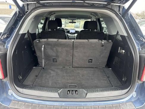 Used 2020 Ford Explorer XLT image 10