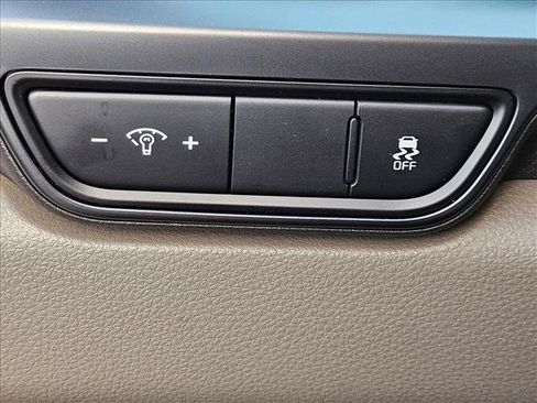 Used 2026 Kia Carnival FWD image 7