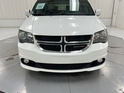 Used 2017 Dodge Grand Caravan GT image 30