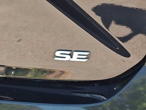 Used 2025 Toyota Camry SE FWD image 33