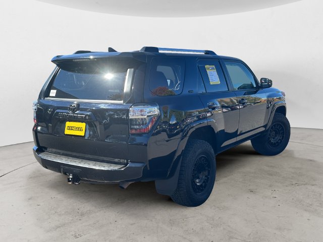 Used 2024 Toyota 4Runner SR5 AWD/4WD image 5