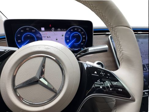 Used 2023 Mercedes-Benz EQS 450+ Sedan image 39