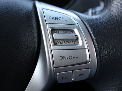 Used 2015 Nissan Rogue S AWD/4WD image 29