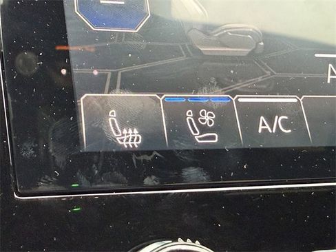 Used 2022 Lamborghini Urus image 17