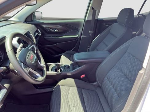 Used 2024 GMC Terrain SLE w/ Driver Convenience Package FWD image 12
