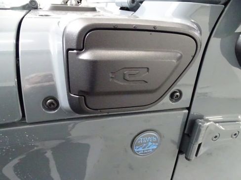 Certified 2025 Jeep Wrangler Unlimited Rubicon 4xe image 23