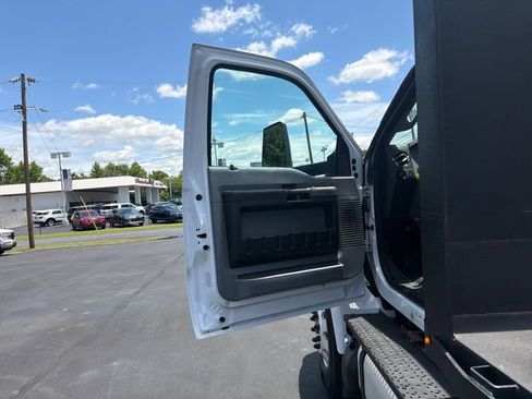 Used 2018 Ford F650 2WD Regular Cab Super Duty image 20