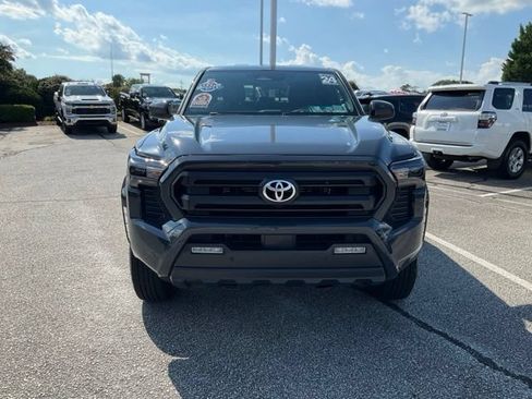 Used 2024 Toyota Tacoma SR5 AWD/4WD image 2