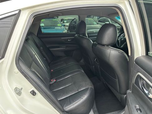 Used 2018 Nissan Altima 2.5 SL FWD image 14