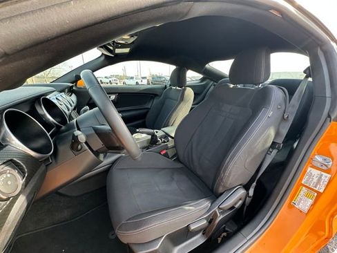 Used 2018 Ford Mustang Coupe image 29