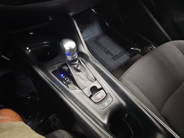 Used 2018 Toyota C-HR XLE FWD image 22