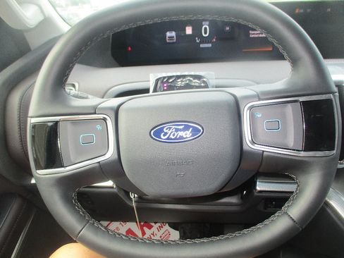 New 2027 Ford Expedition Platinum w/ Platinum Ultimate Package AWD/4WD image 11