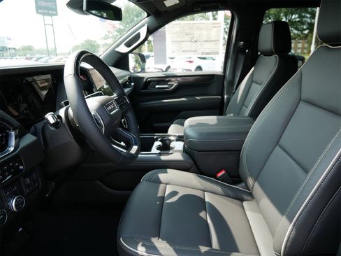 New 2025 GMC Yukon XL Elevation image 5