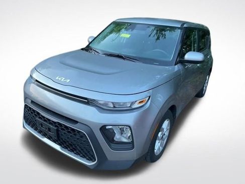 Used 2022 Kia Soul LX w/ Technology Package FWD image 5