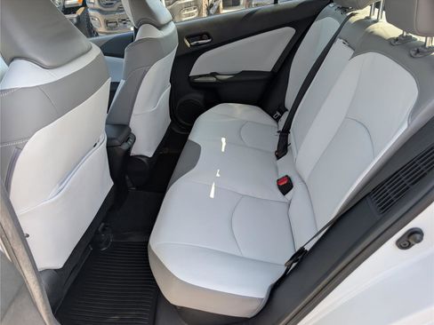 Used 2021 Toyota Prius Prime XLE image 15