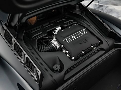 Used 2025 Lotus Emira RWD image 98