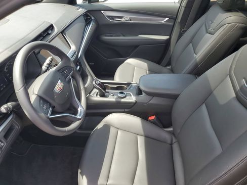 Used 2025 Cadillac XT6 Luxury AWD/4WD image 5