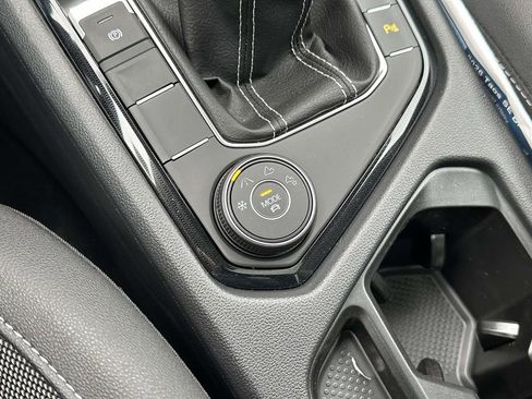 New 2026 Volkswagen Taos SE AWD/4WD image 24