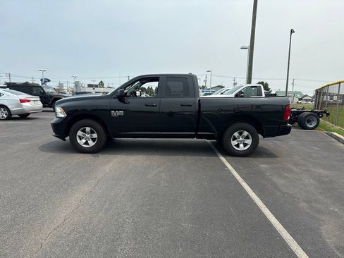 Used 2019 RAM 1500 Express AWD/4WD image 3
