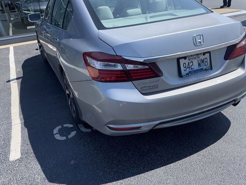 Used 2017 Honda Accord EX-L image 4