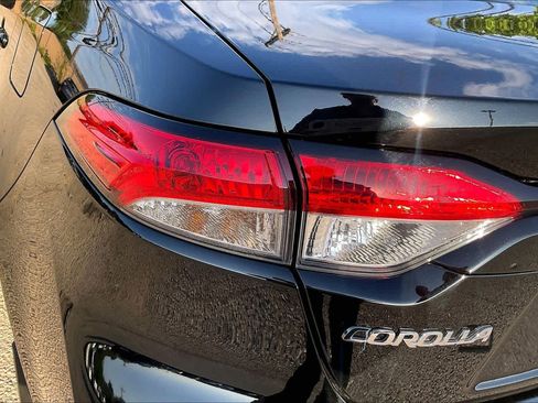 Used 2025 Toyota Corolla LE FWD image 28