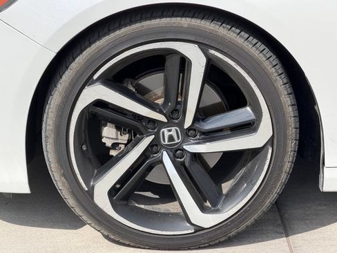 Used 2019 Honda Accord Sport image 11