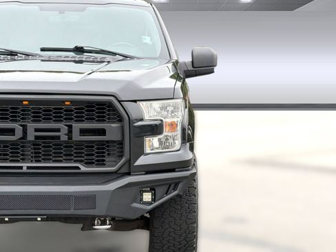 Used 2015 Ford F150 XLT w/ Equipment Group 302A Luxury AWD/4WD image 11