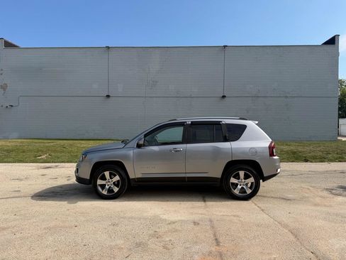 Used 2016 Jeep Compass High Altitude AWD/4WD image 4