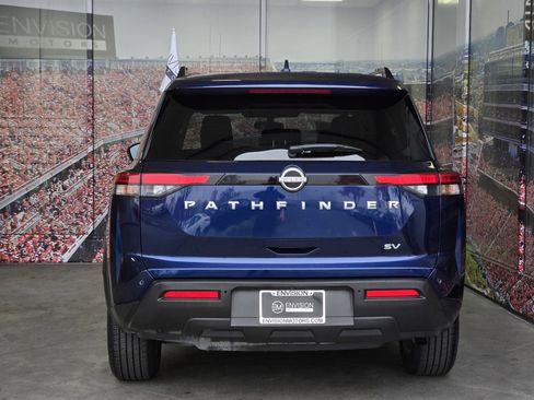 Used 2024 Nissan Pathfinder SV image 7