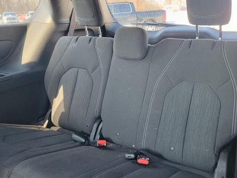 Used 2019 Chrysler Pacifica Touring Plus w/ S Appearance Package image 14