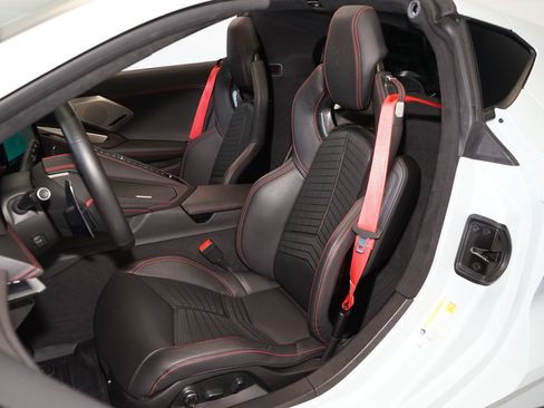 Used 2021 Chevrolet Corvette Stingray Premium Cpe w/ Z51 Performance Package image 10