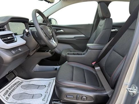 Used 2027 Chevrolet Bolt RS w/ Technology Package FWD image 11