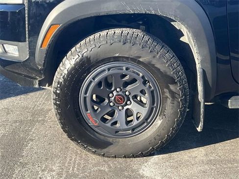 Used 2025 Nissan Frontier PRO-4X image 10