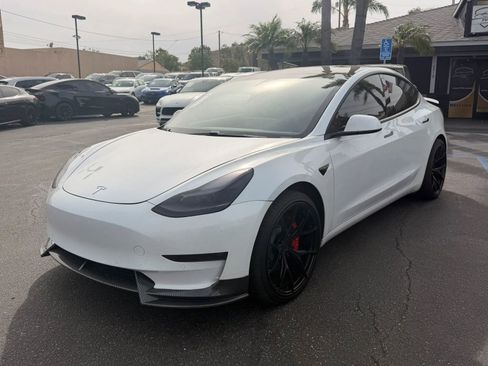 Used 2021 Tesla Model 3 Performance image 3
