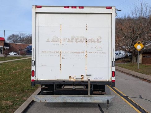 Used 2017 Ford E-450 and Econoline 450 Super Duty RWD image 7