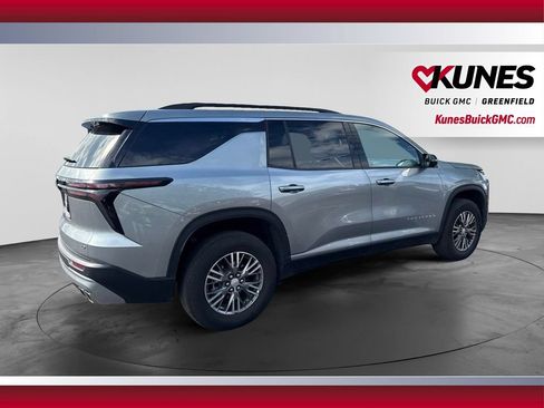 Used 2024 Chevrolet Traverse LT AWD/4WD image 6
