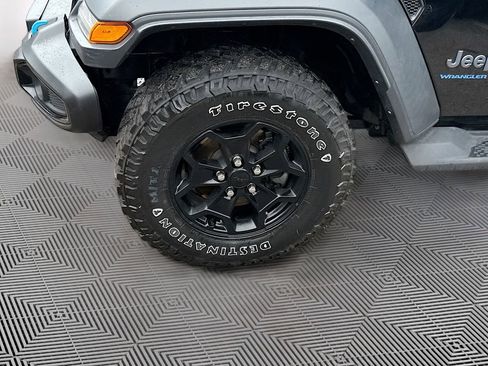 Used 2023 Jeep Wrangler Unlimited w/ Cold Weather Group AWD/4WD image 35