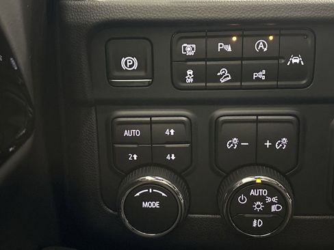 New 2026 Chevrolet Suburban Z71 w/ Comfort Package AWD/4WD image 58