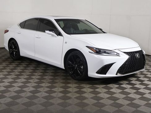 Used 2023 Lexus ES 300h F Sport FWD image 2