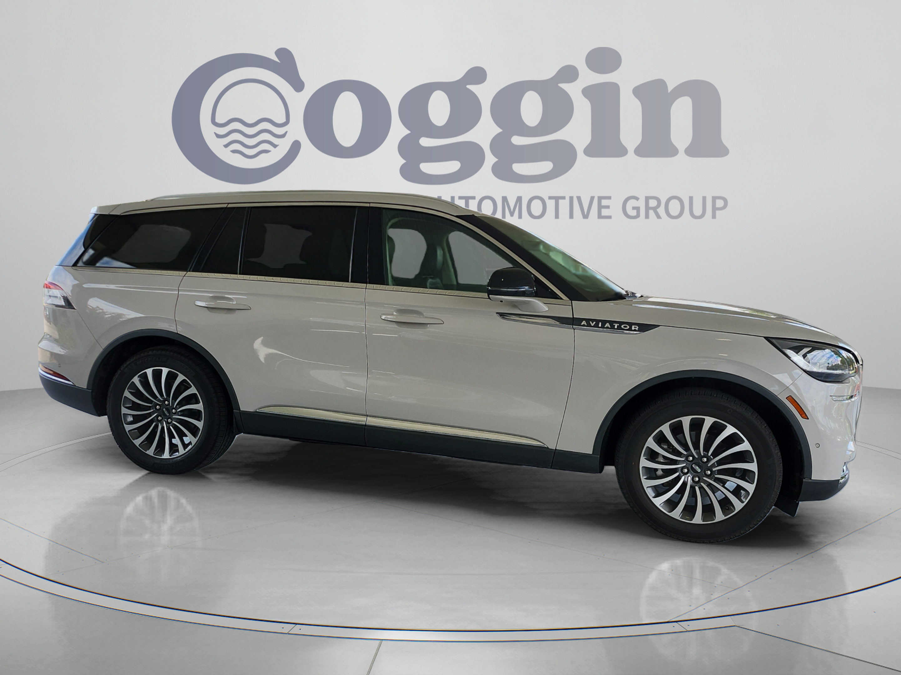 Used 2024 Lincoln Aviator Reserve RWD image 6