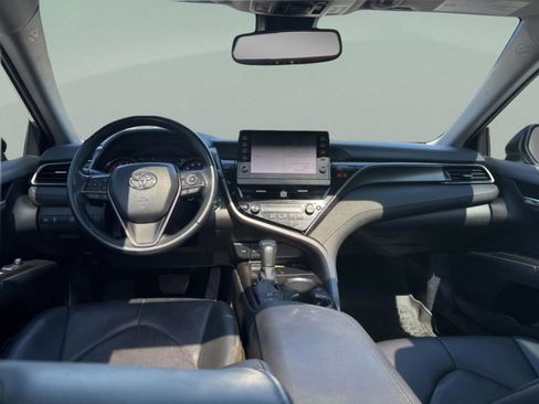 Used 2022 Toyota Camry XSE image 8