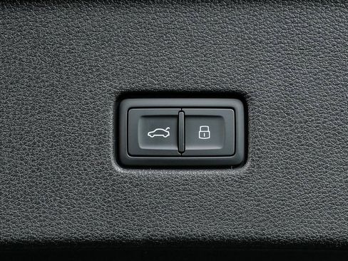 New 2026 Audi SQ8 Prestige image 33