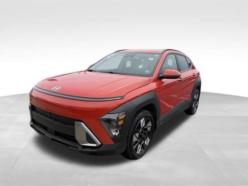 Used 2025 Hyundai Kona SEL FWD image 3